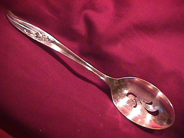 International Rogers 1847 (Magic Rose) Pierced Serving Spoon