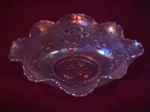 DUGAN WREATHED CHERRY BANANA BOAT WHITE CARNIVAL GLASS
