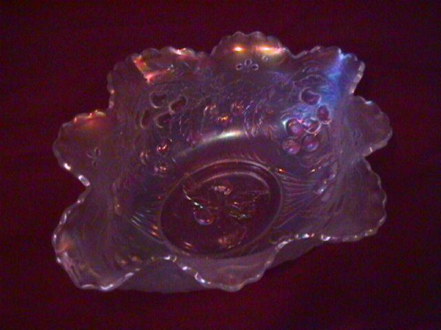 DUGAN WREATHED CHERRY BANANA BOAT WHITE CARNIVAL GLASS