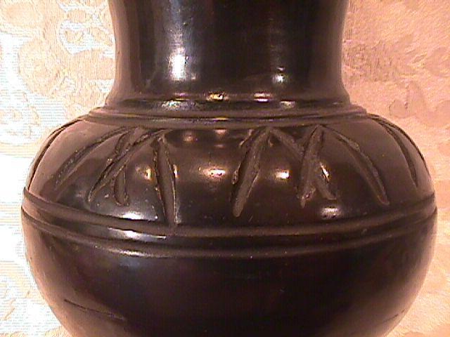 SAN ILDEFONSO INDIAN PLAIN BLACKWARE POTTERY VASE