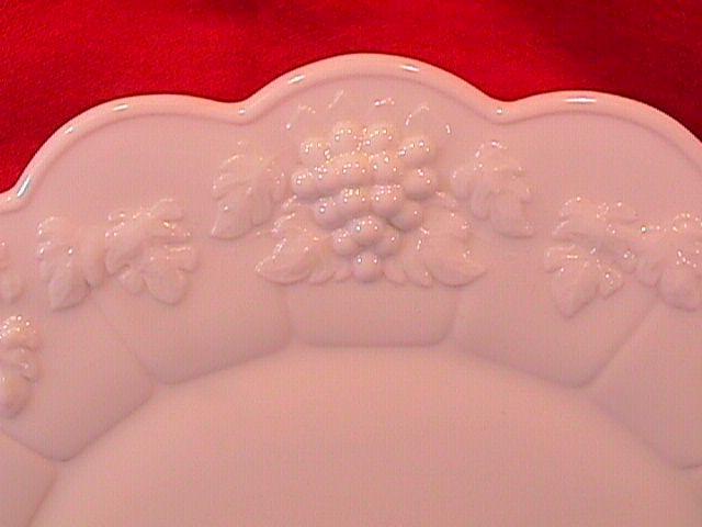 WESTMORELAND PANELED GRAPE DINNER PLATE MILK GLASS