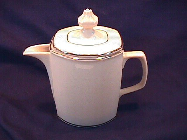 FRANCISCAN MOON GLOW 1 COVERED CREAMER