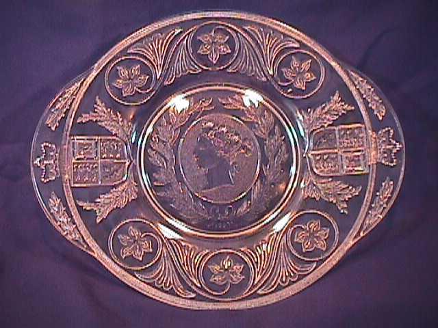 QUEEN VICTORIA 1897 DIAMOND JUBILEE LUG HANDLE CAKE SERVER