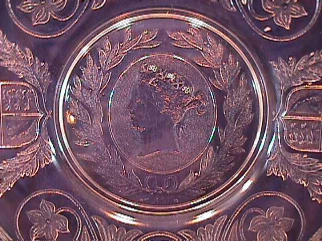 QUEEN VICTORIA 1897 DIAMOND JUBILEE LUG HANDLE CAKE SERVER