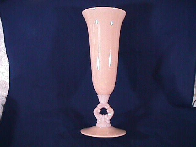 CAMBRIDGE CROWN TUSCAN KEY HOLE VASE