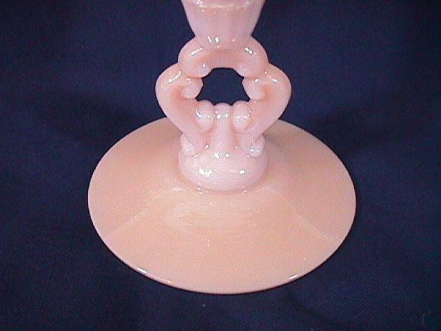 CAMBRIDGE CROWN TUSCAN KEY HOLE VASE