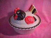 Metlox-Red Rooster -Large Hen Covered Casserole