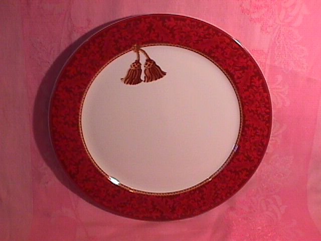 Sakura Halllmark Holiday Abundance Chop Plate