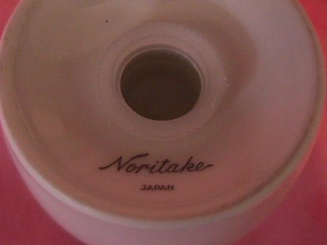 Noritake Rosay-6216 Pepper Shaker