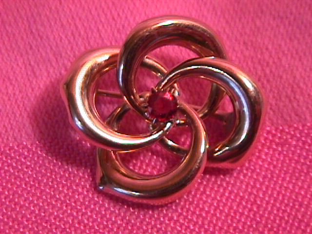 19Th Century Gold Swirl Pin with Garnet
