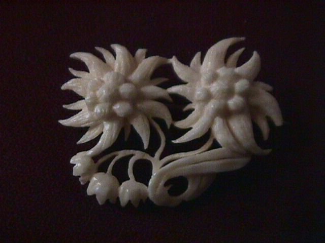 Vintage Carved Vegetable Ivory Daisy Pin.