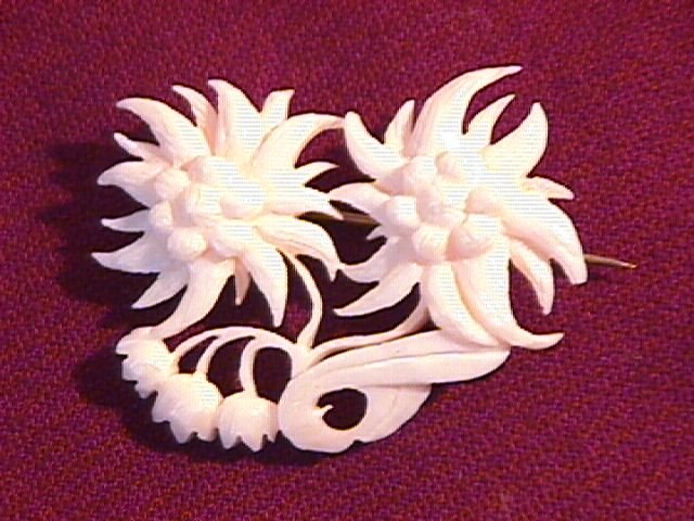 Vintage Carved Vegetable Ivory Daisy Pin.
