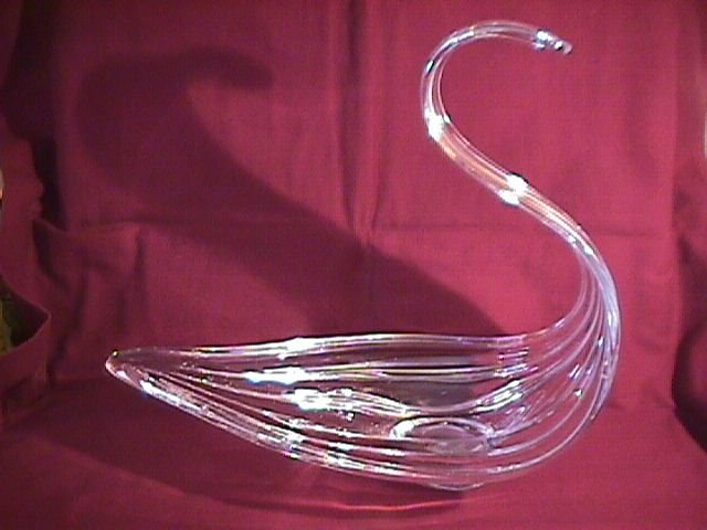 Art Verrier, Cofrac, France Crystal Swan Center Piece
