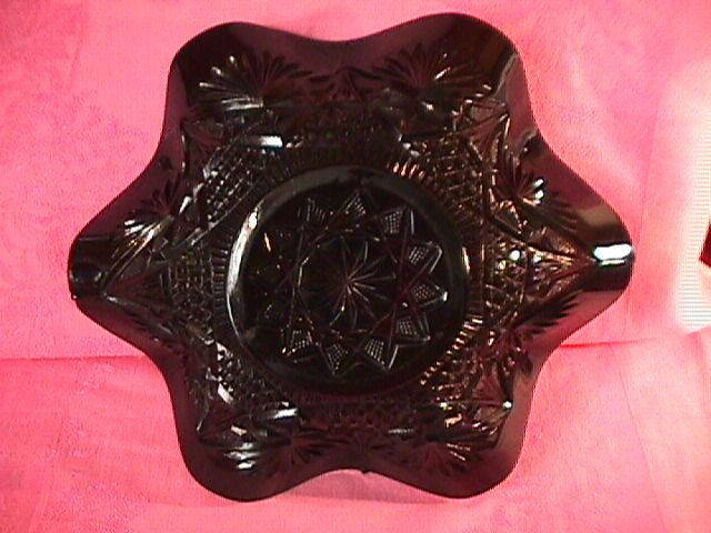Outstanding Dugan Carnival Glass (Amethyst) Ski-Star Bowl