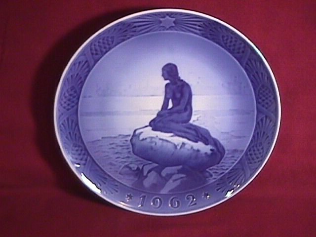 Royal Copenhagen Annual Christmas Plate=1962