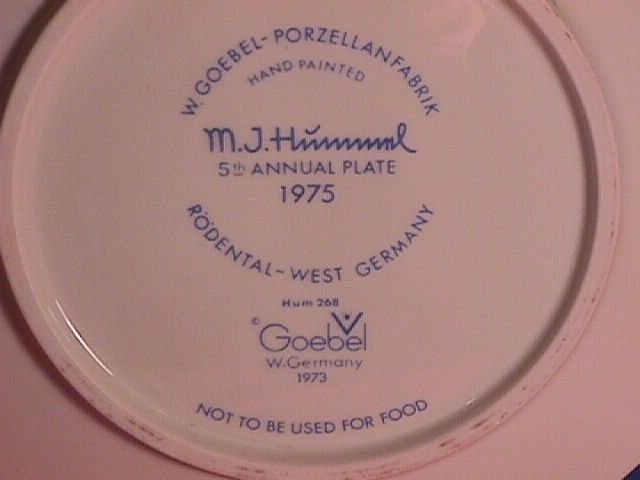 Hummel Annual Christmas Plate-1975 Mint W/Box