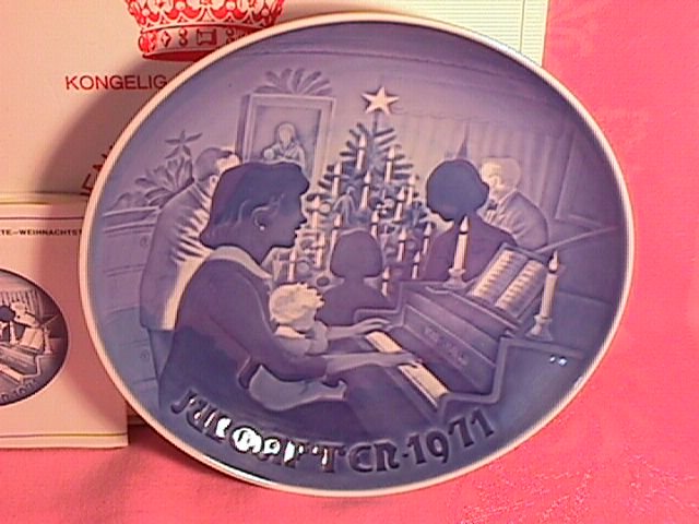 Bing & Grondahl Christmas Plate 1971-Christmas At Home