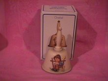 Hummel Annual Bell=1982= 5th Edition: She Loves Me, She Loves Me Not