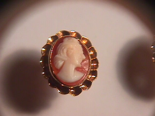 10K Gold and Shell Cameo Earrings