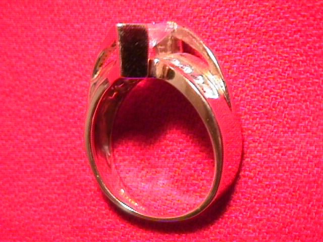 14k Solid Gold and Cubic Zirconia Ladies Ring