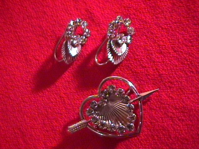 Krementz Cupids Arrow and Heart Pin and Earrings
