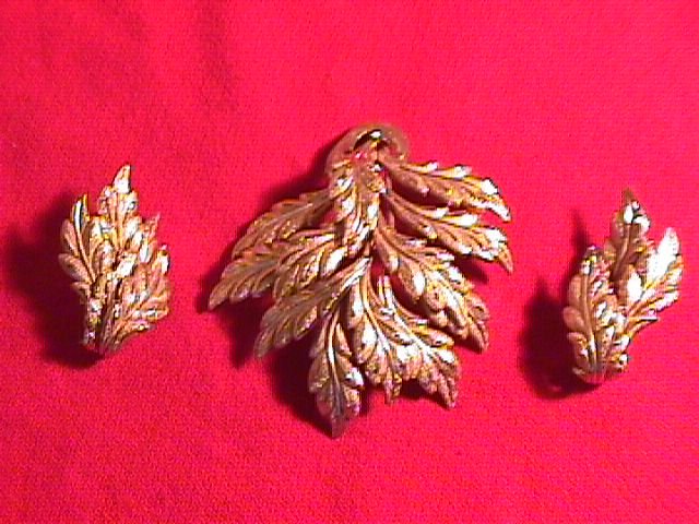 Castlecliff Leaf Form Pin & Earrings
