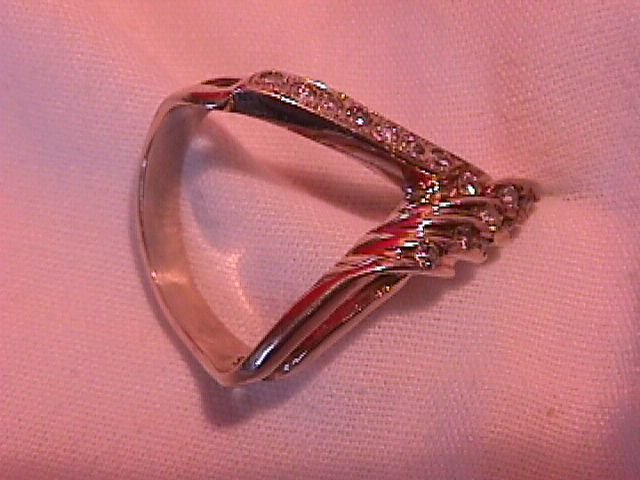14 K Solid Gold Retro (V) Shape Diamond Ring