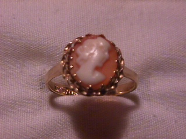 14K Solid Gold Shell Cameo Ladies Ring