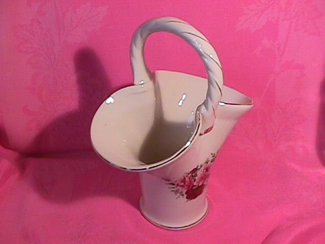 Porcelain Basket with Rose Bouquet and Gold Trim