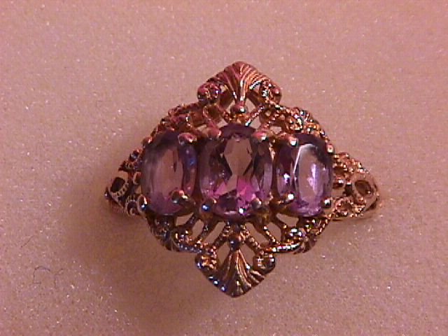 10K Solid Gold Vintage Amethyst Ring