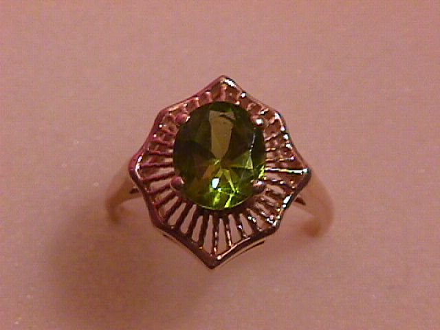 18K Solid Gold & Peridot Fine Ladies Ring