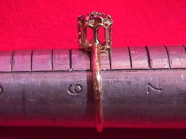 Antique 10K Solid Yellow Gold & Ruby Ladies Ring