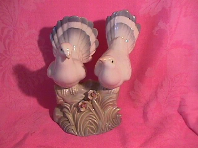 Double Pidgeon Figurine Made in Spain