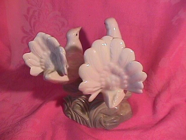 Double Pidgeon Figurine Made in Spain