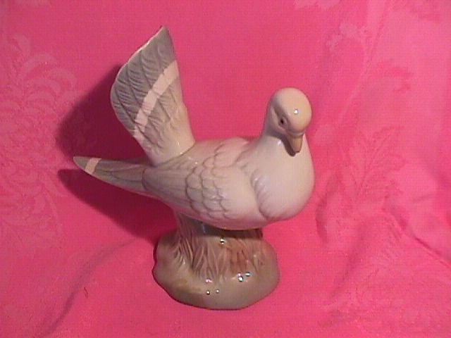 Single Pidgeon Figurine Made in Spain