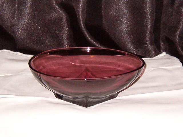 Hazel Atlas Moroccan Amethyst Bowl