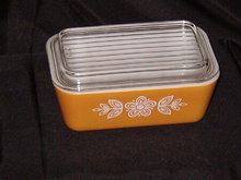 Pyrex Butterfly Gold Refrigerator Dish
