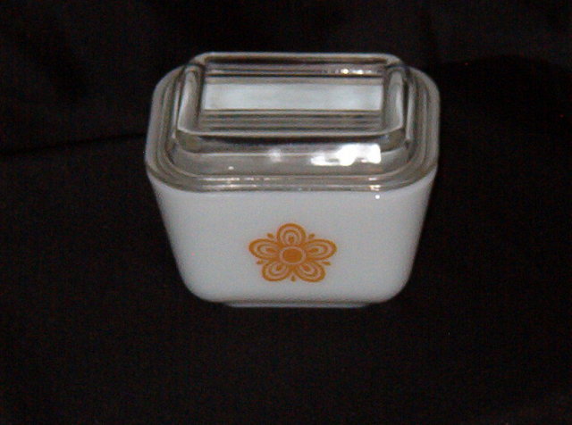 Pyrex Butterfly Gold Refrigerator Dish