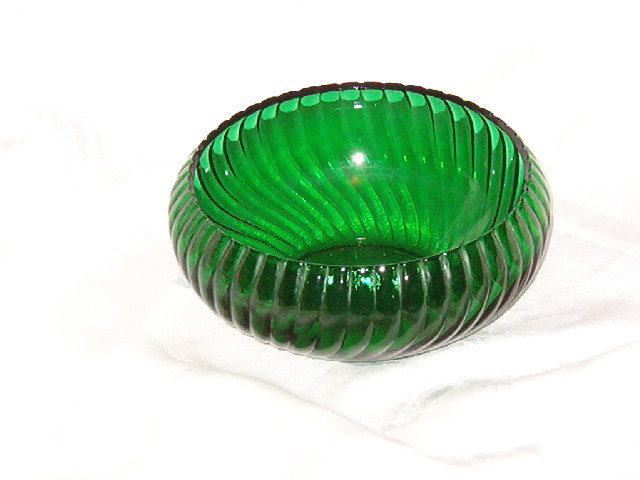 Anchor Hocking Forest Green Cupped Bowl