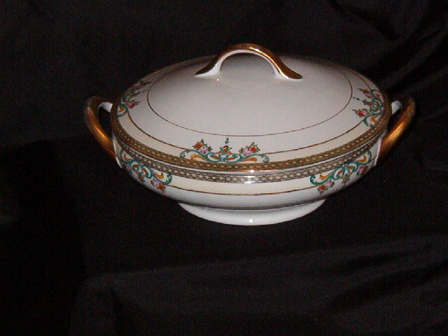 Meito Round Covered Vegetable