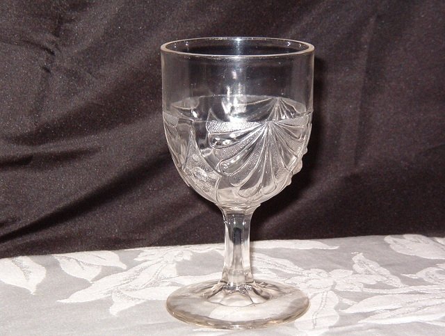McKee Goblet Fan with Diamond Goblet