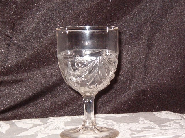 McKee Goblet Fan with Diamond Goblet