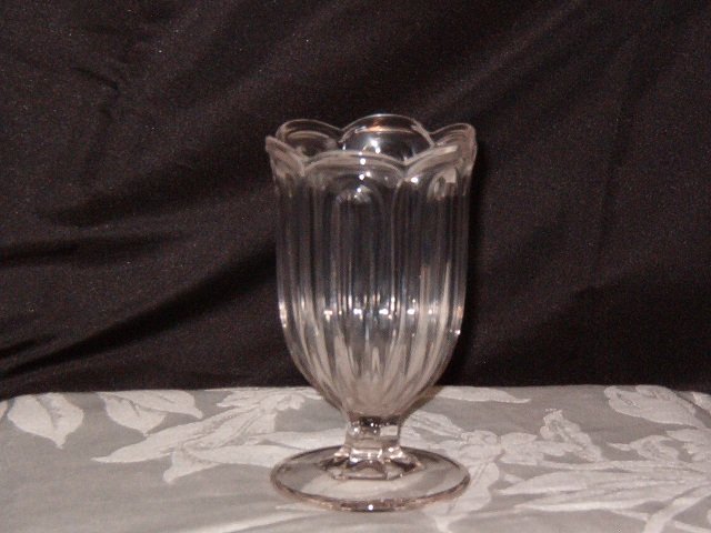 Central Glass Loop O'Hara Celery Vase