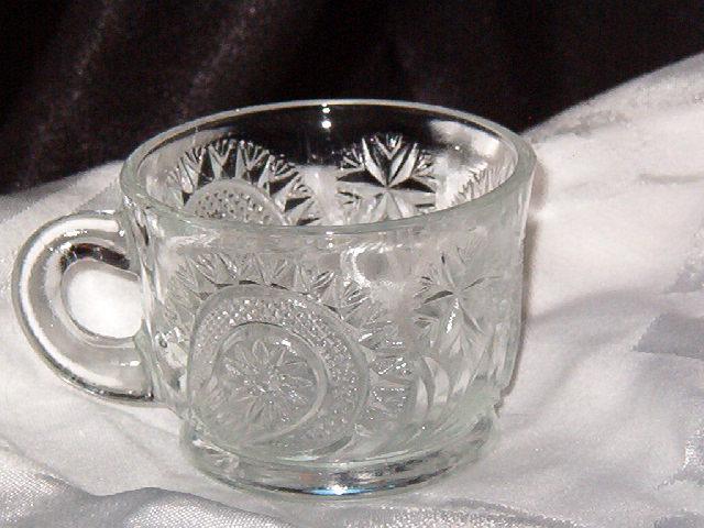 US Glass Slewed Horseshoe Cup