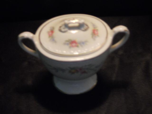 Homer Laughlin Cashmere Sugar w/Lid