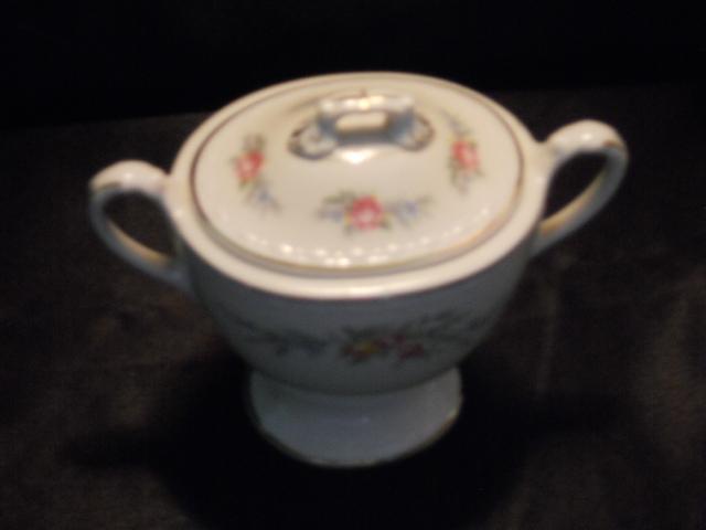 Homer Laughlin Cashmere Sugar w/Lid