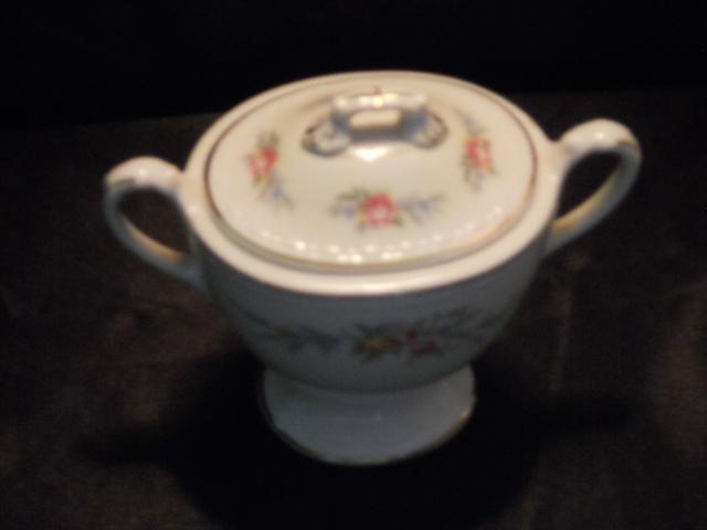 Homer Laughlin Cashmere Sugar w/Lid