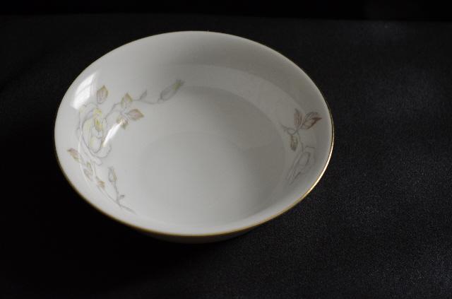 Johann Haviland Sweetheart Rose Fruit Bowl