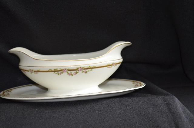 W H Grindley Ardmore Gravy Boat