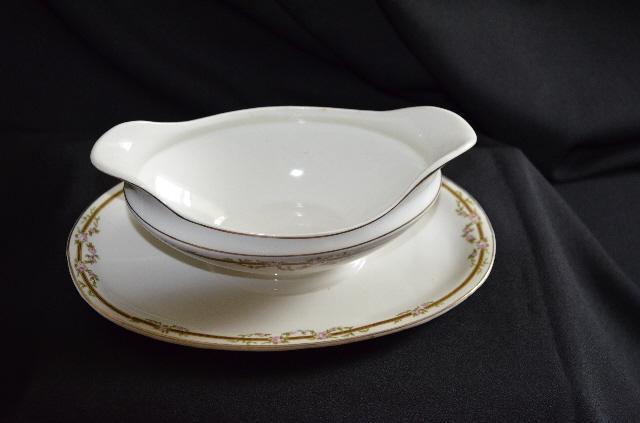 W H Grindley Ardmore Gravy Boat